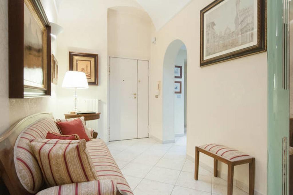 Turenum Apartment Trani Exterior photo